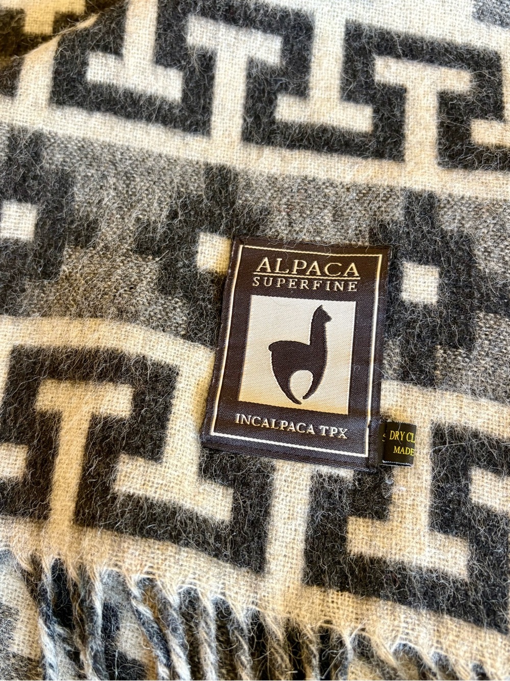 Alpaca Superfine Blanket Gray Andean Print w/ Fringes 53 x 60”